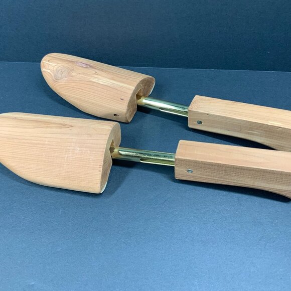 Cedar Shoe Trees Men’s Spring Loaded Measures 12” Extended EUC Wooden Stretchers - Picture 1 of 7